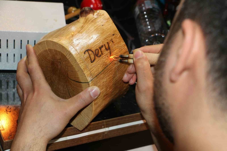 Diyarbakır’da Turistlerin Gözdesi Kişiselleştirilmiş Hediyelik Eşyalar