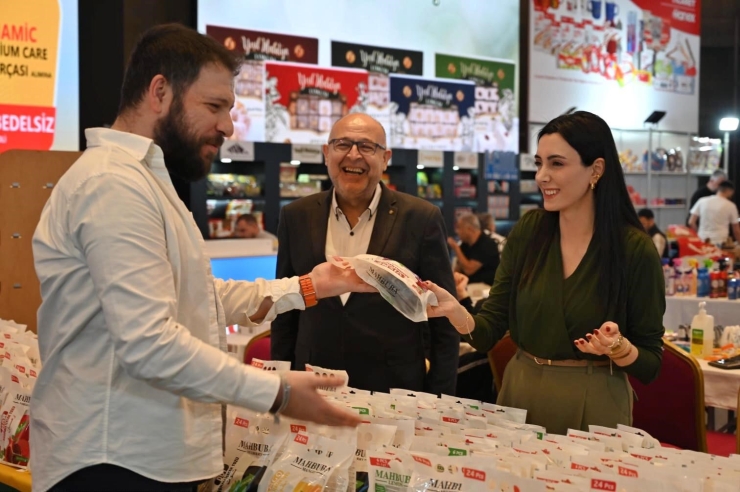 Mahbuba, Antalya’da Göz Doldurdu