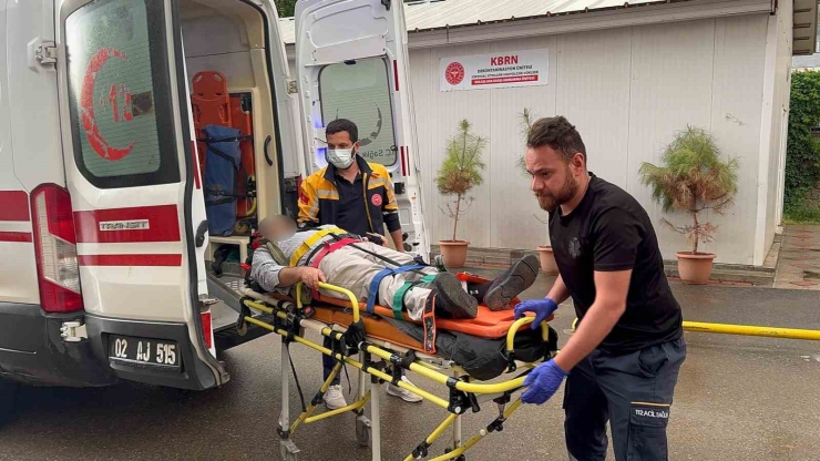 Adıyaman’da Otomobil Şarampole Savruldu: 4 Yaralı