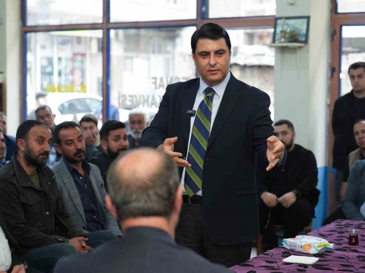 Başkan Yılmaz, Karşıyaka’da Esnaf Ve Vatandaşlarla Bir Araya Geldi