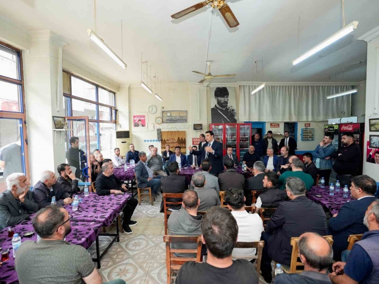 Başkan Yılmaz, Karşıyaka’da Esnaf Ve Vatandaşlarla Bir Araya Geldi