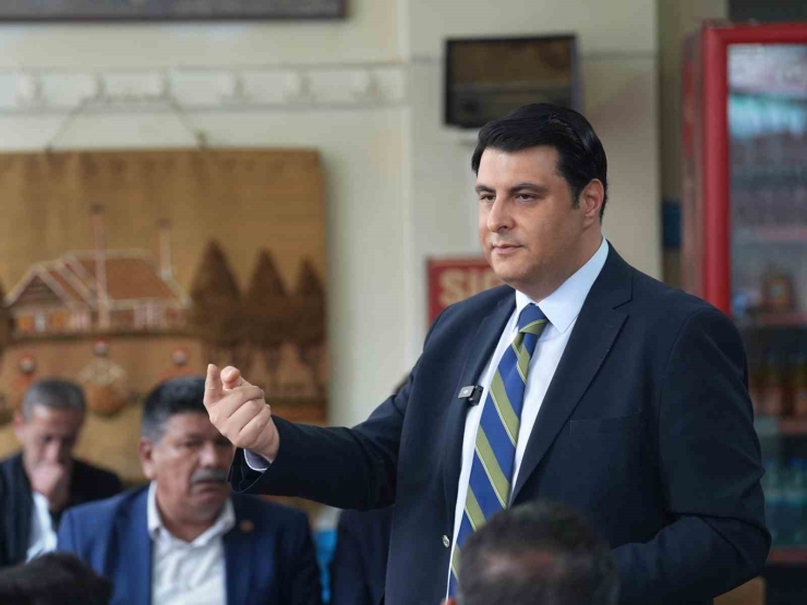 Başkan Yılmaz, Karşıyaka’da Esnaf Ve Vatandaşlarla Bir Araya Geldi