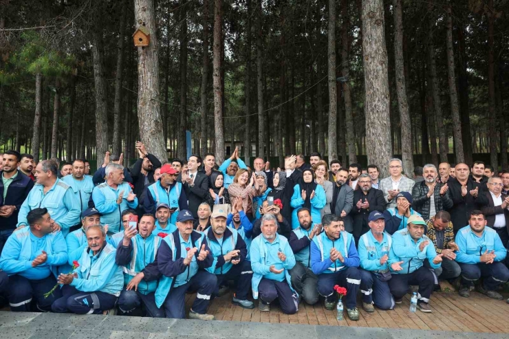 Başkan Şahin, 1 Mayıs’ta Belediye Çalışanlarıyla Bir Araya Geldi