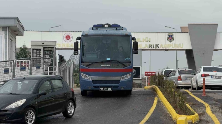 Narin Güran Cinayetine İlişkin 15 Sanık, Üçüncü Kez Hakim Karşısına Çıkmak Üzere Adliyeye Getirildi