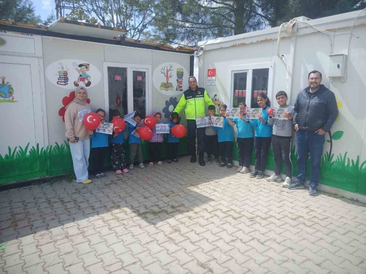 Jandarma Ekiplerinden 125 Öğrenciye Güvenlik Trafik Eğitimi
