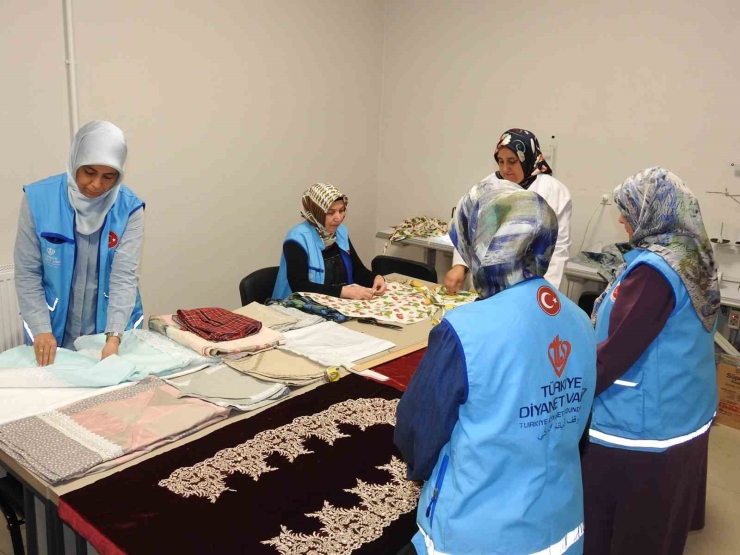 Annelere Ve Genç Kızlara En Mutlu Günlerinde Anlamlı Hediye