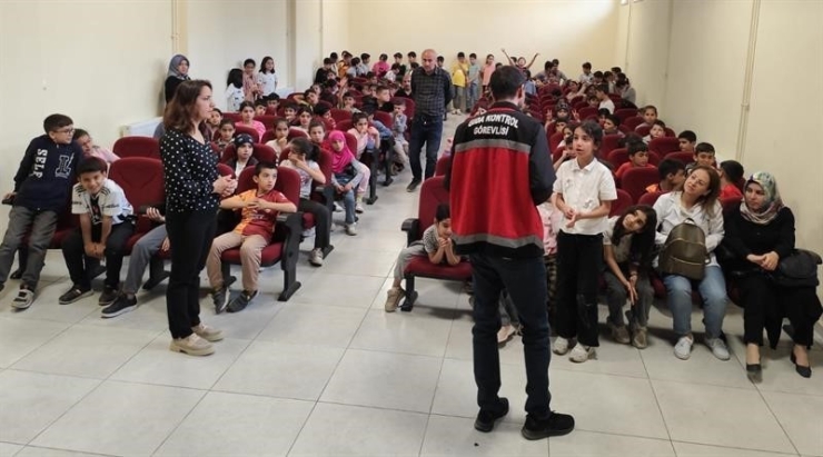 Minik Öğrenciler Gıda Konusunda Bilgilendirildi