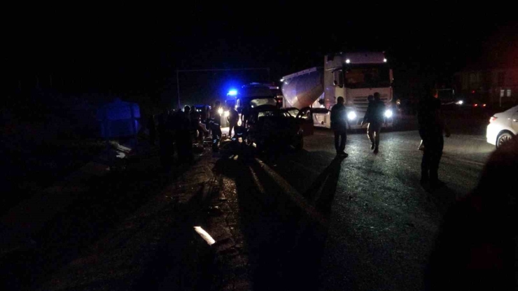 Malatya’da 2 Otomobil Çarpıştı: 4 Yaralı