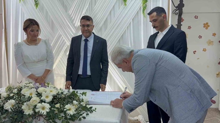 Depremde Ailelerini Kaybeden 2 Öğretmen, İkinci Bahara ’evet’ Dedi