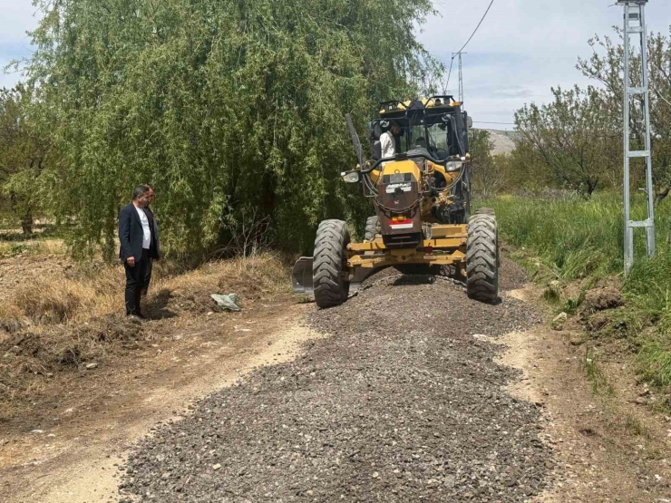 Başkan Ulutaş Yol Çalışmalarını İnceledi