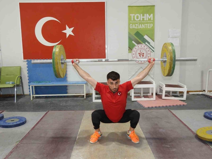 Avrupa Şampiyonu Milli Halterci Harun Algül’ün Hedefi Olimpiyat Madalyası