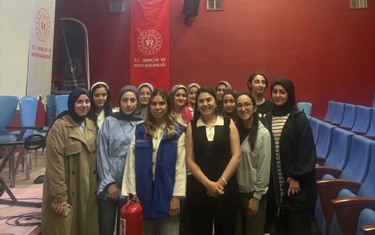 Kyk’da Kalan Öğrenciler Afad Konusunda Bilgilendirildi