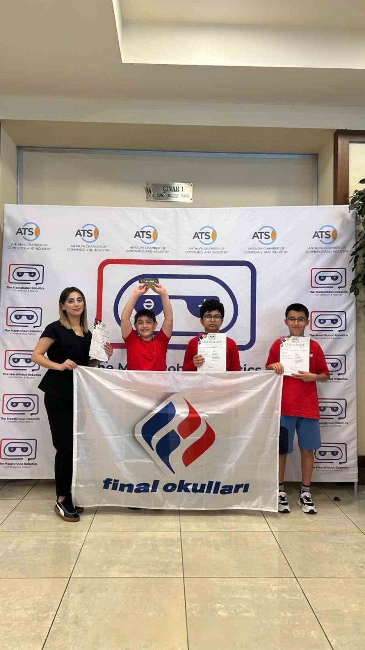 İlkokul Ve Ortaokul Öğrencilerinden Robotex International Festivalinde Büyük Başarı