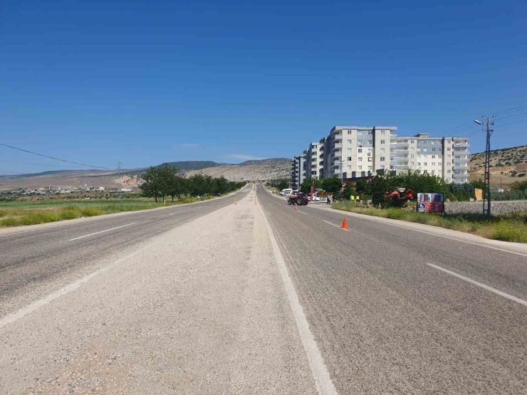 Gaziantep’te Traktör İle Çarpışan Araç Kanala Uçtu: 4 Yaralı