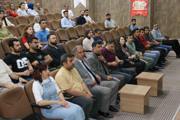 Köy Okullarında Görev Yapan Öğretmenler İçin Eğitim Programı Düzenlendi