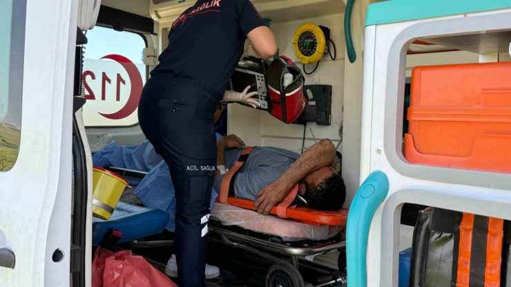 Diyarbakır’da Ağaçtan Düşen Şahıs Helikopterle Hastaneye Nakledildi