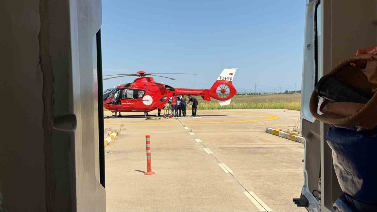 Diyarbakır’da Ağaçtan Düşen Şahıs Helikopterle Hastaneye Nakledildi