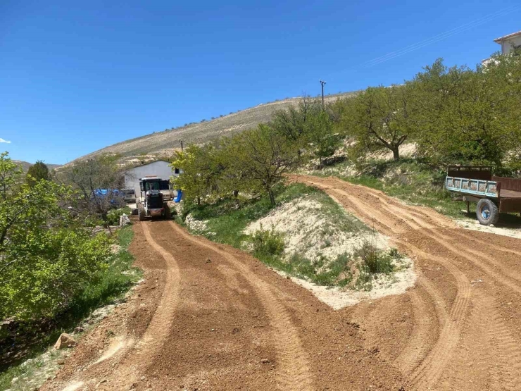 Ayvalı Mahallesi’nde 36 Yıllık Yol Sorunu Çözüldü