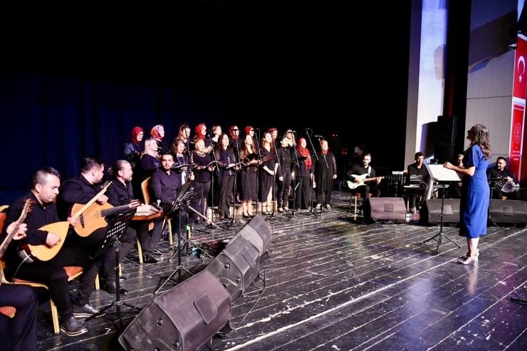 Yeşilyurt Kent Konseyi Kadın Korosunun ‘anneler Günü’ Konseri Büyük İlgi Gördü