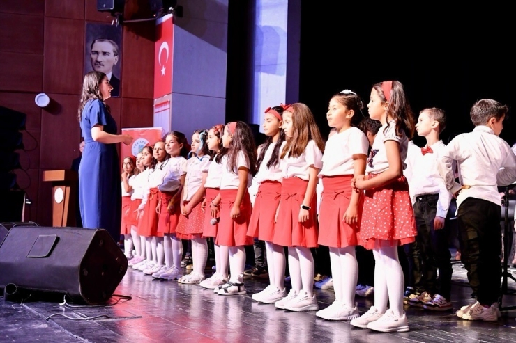 Yeşilyurt Kent Konseyi Kadın Korosunun ‘anneler Günü’ Konseri Büyük İlgi Gördü