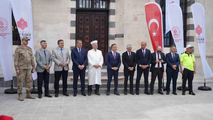 Depremde Hasar Alan Tarihi Kurtuluş Camii Yeniden İbadete Açıldı
