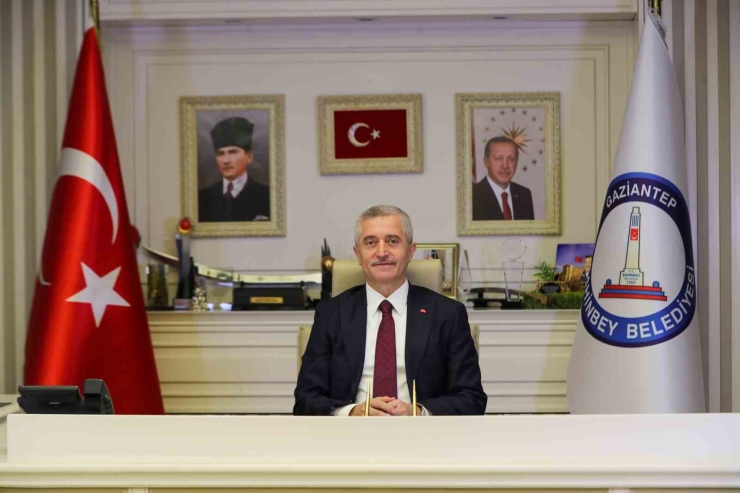 Başkan Tahmazoğlu’dan Annelere Özel Hediye