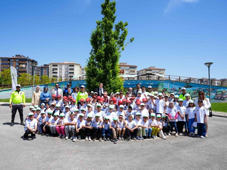 Başkan Yılmaz, Çocuklarla Trafik Eğitimine Katıldı