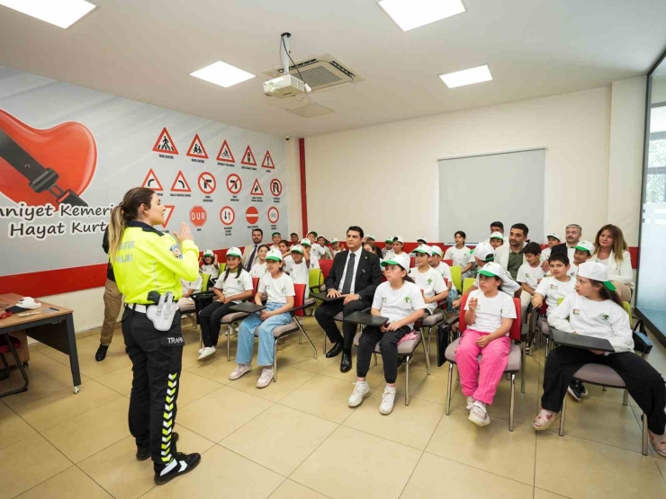 Başkan Yılmaz, Çocuklarla Trafik Eğitimine Katıldı