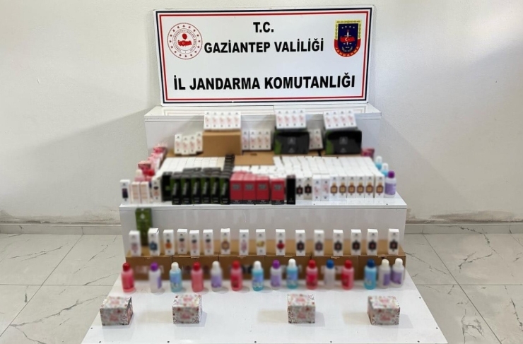 Gaziantep’te Kaçakçılık Ve Uyuşturucu Operasyonu: 21 Şahıs Tutuklandı