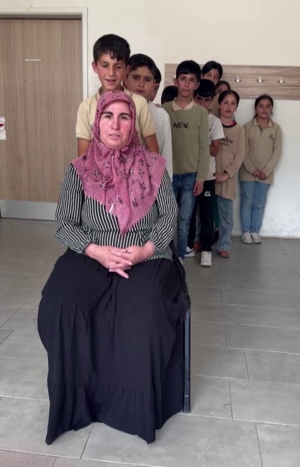 Okulda Duygu Dolu Anneler Günü Etkinliği: Anneler, Çocuklarını Seslerinden Tanıdı