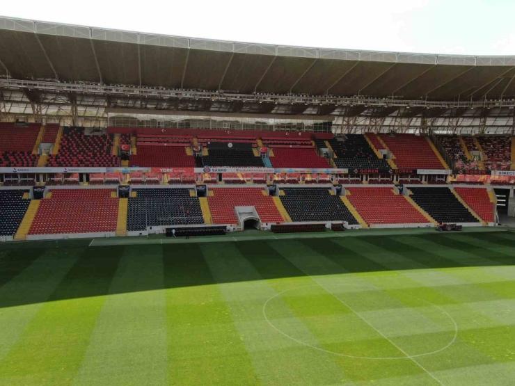 Gaziantep Stadyumu Dev Finale Hazırlanıyor