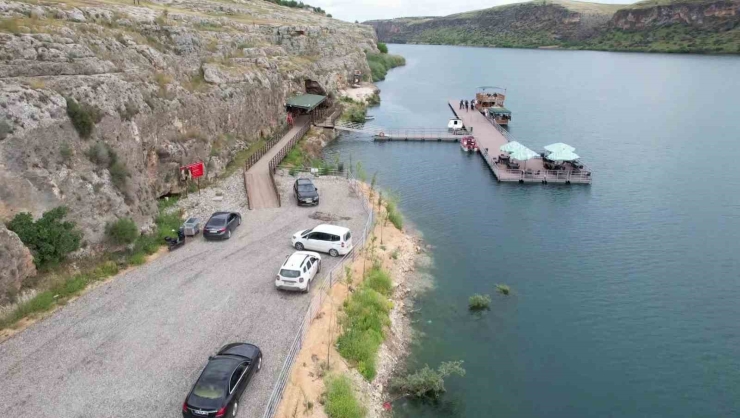 Doğal Mağarada Sırtlan Müzesi Ve Restoran Yapılıyor