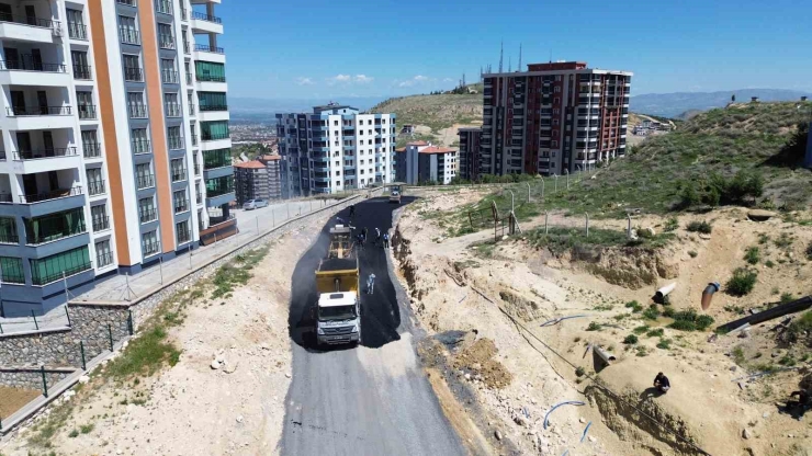 Battalgazi Belediyesi’nden Çamurlu Ve Bulgurlu Mahallelerine Asfalt Hizmeti