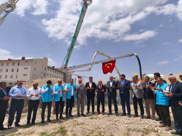 Hafızlık Ve Kur’an Kursu Temeli Dualarla Atıldı