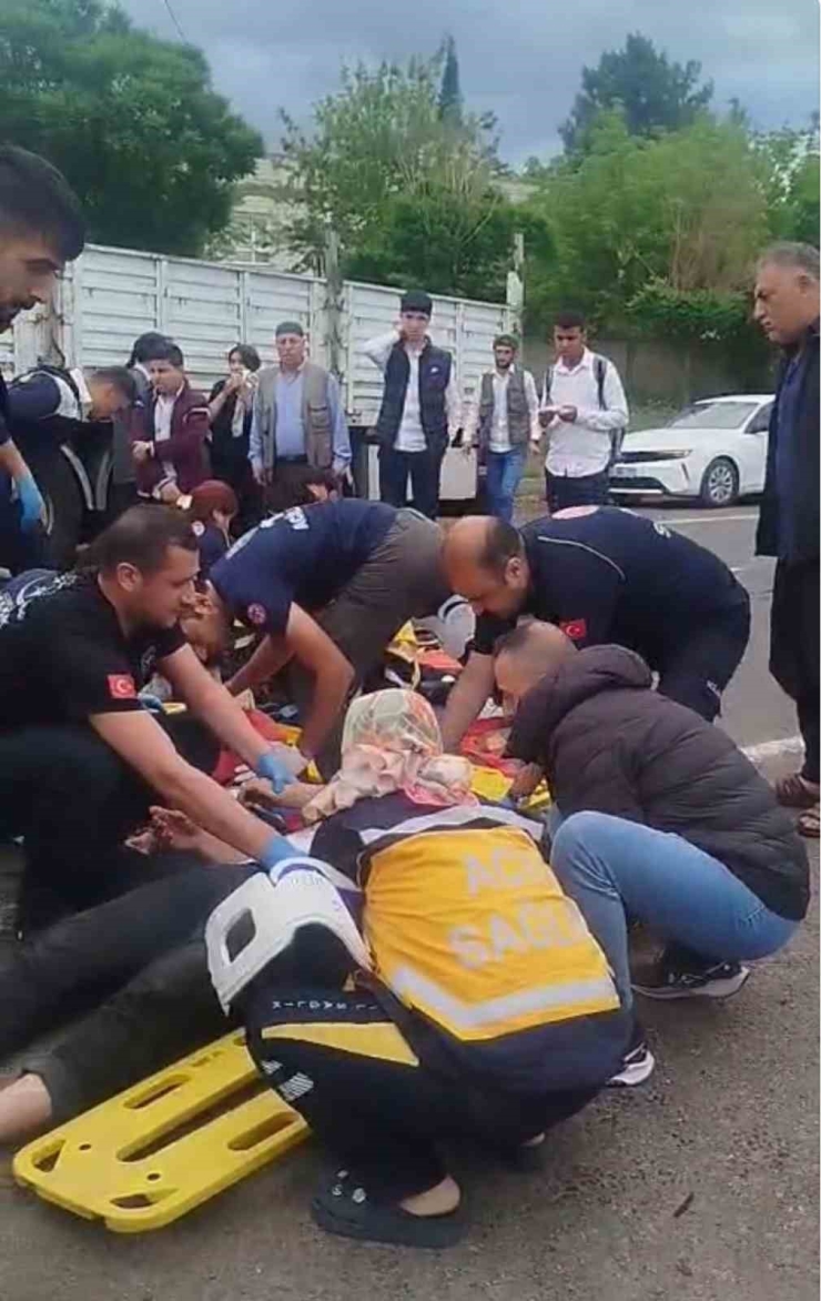Siverek’te Öğrenci Servisi Tıra Çarptı: 6 Yaralı