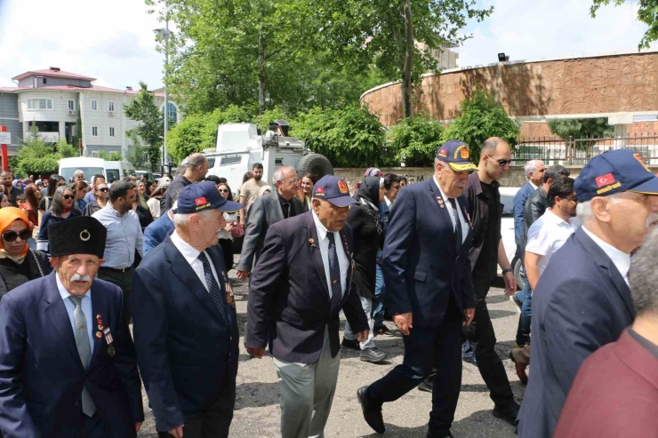 Diyarbakır’da ’uluslararası Aile Günü’nde Kortej Yürüyüşü Gerçekleştirildi