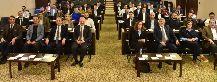Aile Şirketlerinde Kurumsallaşma Konusu Gso’da Konuşuldu