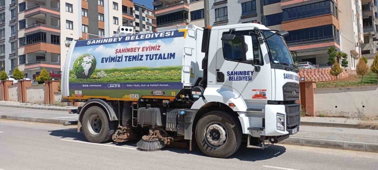 Şahinbey Belediyesi Temizlik Ekipleri 7/24 Görev Başında