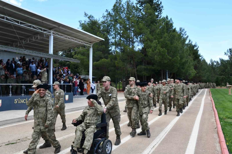 Gaziantep’te 95 Özel İhtiyaçlı Genç Bir Günlüğüne Asker Oldu