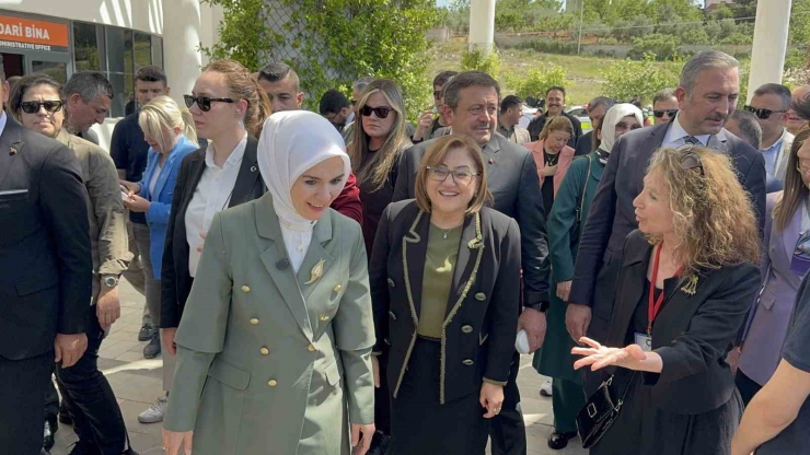 Bakan Göktaş’tan Türkiye’nin İlk Hem Erişilebilir Hem De Aile Dostu Ünvanını Taşıyan Parkına Belge