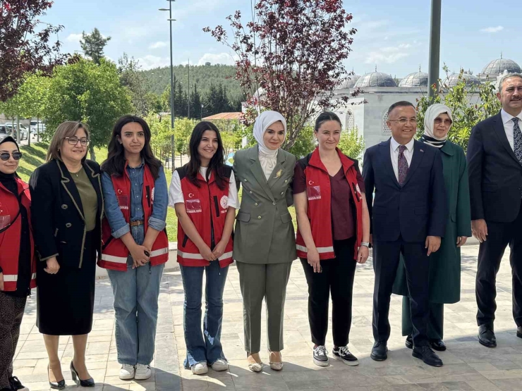 Bakan Göktaş’tan Türkiye’nin İlk Hem Erişilebilir Hem De Aile Dostu Ünvanını Taşıyan Parkına Belge