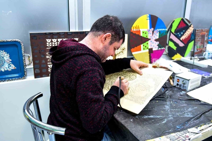 Malatya Büyükşehir Belediyesinden Engelli Bireylere Yönelik Resim Kursu
