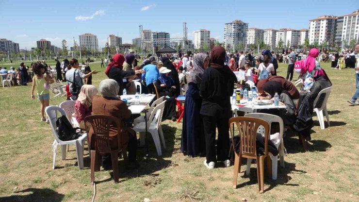 Kur’an Kursları Tanıtım Günleri’ne Yoğun İlgi