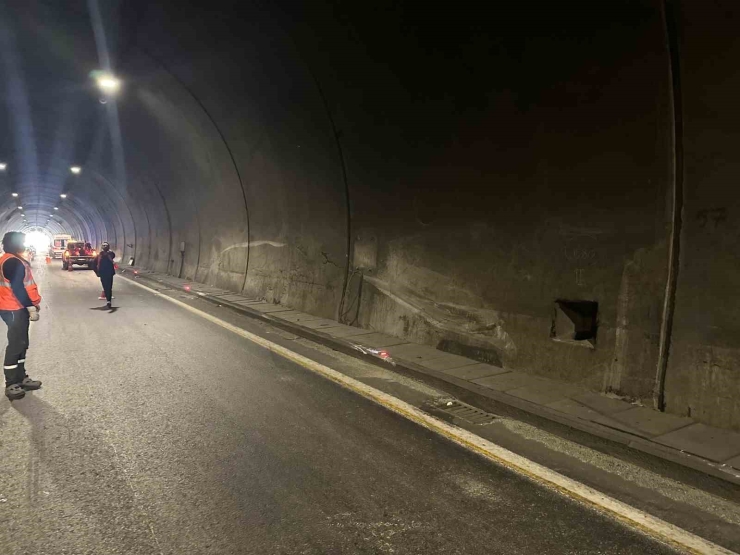 Erkenek Tünelinde Trafik Kazası: 1 Yaralı