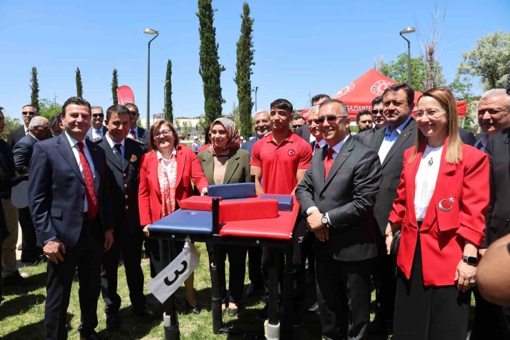 Şahin’in Bileği Bükülmedi