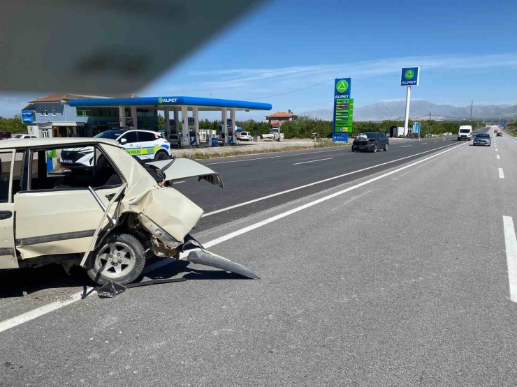 Malatya’da İki Otomobil Çarpıştı: 4 Yaralı