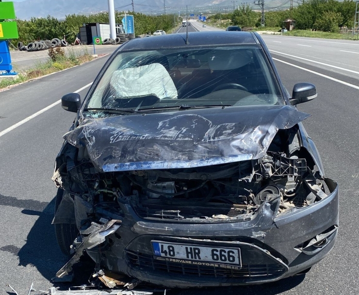 Malatya’da İki Otomobil Çarpıştı: 4 Yaralı