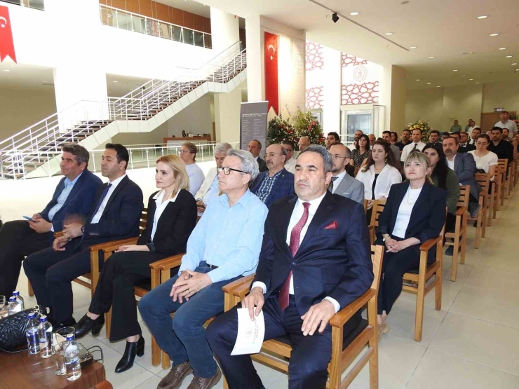 Zeugma Antik Kenti’nden Çıkarılan 33 Eser Sanatseverlerle Buluşturuldu