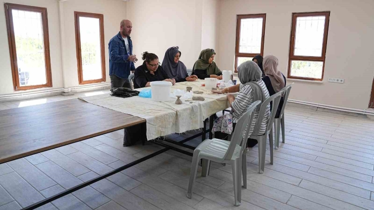 Gelinciktepe Kadın Yaşam Merkezi’nde Kurslar Başladı