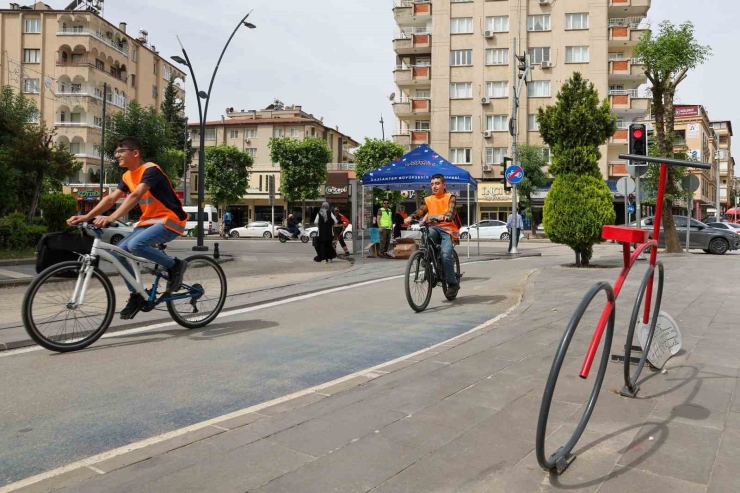 Büyükşehir Yeşil Ulaşım Bisiklet Yolunu 100 Kilometreye Çıkardı
